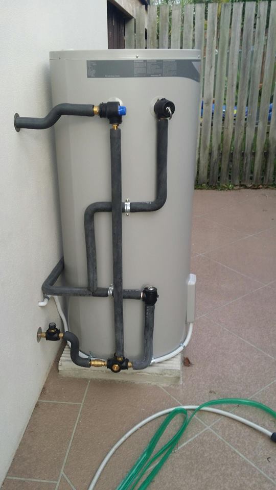 Hot water system repairs Logan